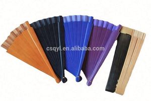 Abanicos de Mano de Madera Pintados al Estilo Folclórico Español-Chino de Alta Calidad para Eventos 2024 - Product Image 5