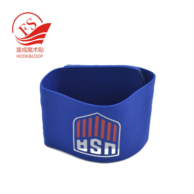 Яркие цвета логотип печать сильный растягивается футбол капитан нарукавники от фабрики