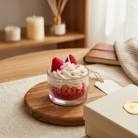 Bougie parfumée artisanale à la fraise, en cire de soja, dans un bocal en verre, pour la décoration de la maison, cadeau d'anniversaire, OEM ODM