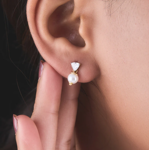 Boucles d'oreilles pendantes modernes en perles, plaquées or jaune 14 carats, ornées de diamants, pour les tenues de soirée et les occasions formelles, Purecarat d'Inde - Product Image 5