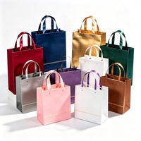 Tas Belanja Kertas Cetak Kustom Mewah Harga Terjangkau untuk Kemasan Hadiah Ritel Model China Dear0002