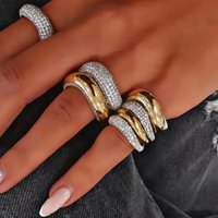 Nouvelle bague empilable avec pendentif en forme de larme étincelante en CZ, couleur or, design empilable, bague pour femme, bijoux avec chaîne à pampilles