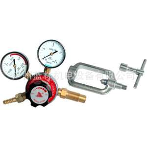 ตัวปรับแรงดันแก๊สอะเซทิลีน YQE-213A2 สำหรับแก๊สฮีเลียม โพรเพน และคาร์บอนไดออกไซด์ สำหรับใช้งานในอุตสาหกรรม โครงสร้างลดแรงดัน - Product Image 1