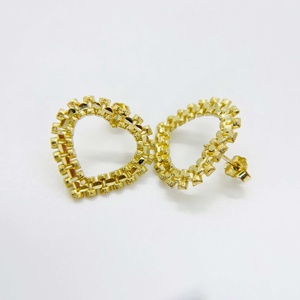 أقراط مرصعة بالذهب مطلية بقلب 14 قيراط أقراط مرصعة بالخلف للنساء مجوهرات للفتيات - Product Image 1