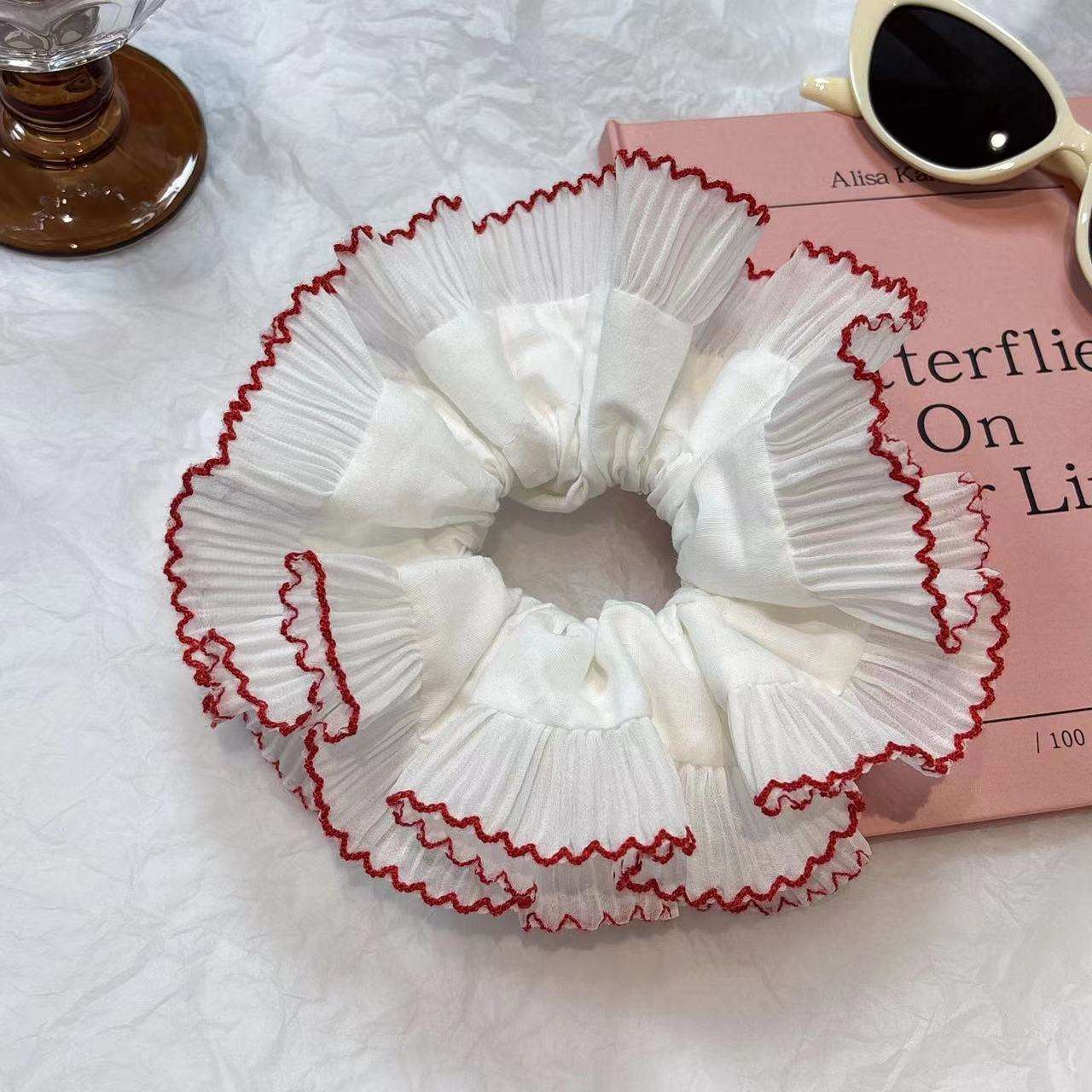 6 red lace - pure white style