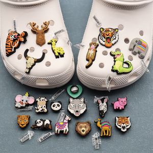 Nouveautés 2024 - Vente en gros de décorations pour chaussures en caoutchouc PVC personnalisées, accessoires, breloques pour chaussures en forme d'animaux de dessin animé - Product Image 5