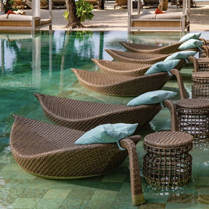 كرسي استلقاء خارجي بتصميم نورديك فريد بإطار من الألومنيوم وألياف الراتان للشاطئ والفنادق وحمامات السباحة - Product Image 1