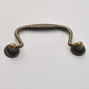 Tirador de Gabinete B-139, Bronce Antiguo, Aleación de Zinc, 78 mm, Estilo Tradicional, Tirador de Cajón - Product Image 2