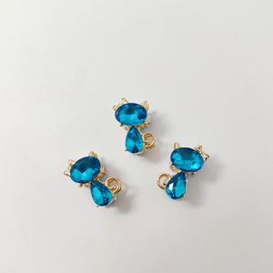 Perle en alliage en forme de chat mignon avec strass pour la fabrication de colliers, accessoires de bijoux DIY - Product Image 2