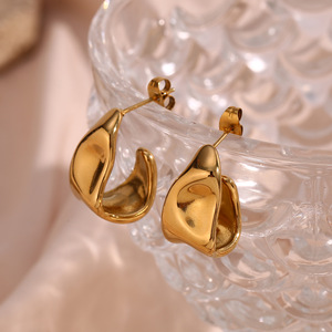 Boucles d'oreilles créoles en <span class=keywords><strong>acier</strong></span> inoxydable pour femmes, forme trapèze géométrique abstraite, boucles d'oreilles originales pour femmes - Product Image 4