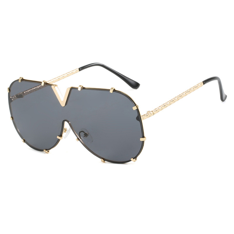 STORY KDD9106 Luxury V-Shaped Oversized Sun Glasses