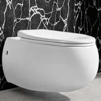 WC suspendu moderne en céramique monobloc avec réservoir encastré à double chasse, siphon en P, chasse d'eau à fermeture lente, pour usage hôtelier