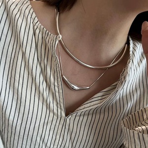 Cadena de clavícula con barra curvada de plata de ley S925 para mujer, collar minimalista para uso diario, diseño geométrico de 405 cm de longitud - Product Image 2