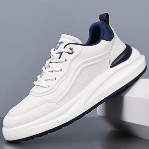 Zapatos deportivos elegantes de marca a la moda para hombre, primavera 2023, con superficie de cuero impermeable y antideslizante para un ocio cómodo - Product Image 1