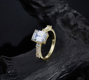 Anillo de Plata de Ley S925 con Moissanita Corte Esmeralda, Anillo de Diamantes de Lujo Ligero para Mujer, para Propuesta, Compromiso, Uso Diario, Regalo - Product Image 6