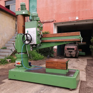 Machine de perçage radial hydraulique universelle rotative d'occasion avec alimentation automatique pour le perçage et le taraudage de métaux (équipement pour quincaillerie) - Product Image 2