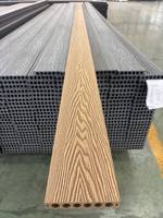 Fournisseur d'usine : Terrasse en WPC creux contemporain et écologique, avec grain de bois 3D en relief profond, en composite plastique pour extérieur