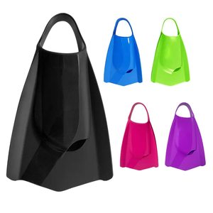 Nuevas aletas de natación de silicona de talón abierto y pala corta para entrenamiento de velocidad. - Product Image 5