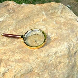 แว่นขยายแบบมือถือ 70 มม. เลนส์แก้วออปติคอล ด้ามจับเลียนแบบไม้มะฮอกกานี สำหรับใช้ในการตรวจสอบ - Product Image 2