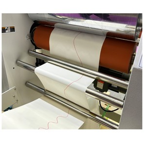Machine de laminage hydraulique robuste Nantou NT-520YA 2000x950x1500mm pour le traitement des sacs en PP, des rouleaux de carton et du papier - Product Image 4