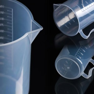 Vaso Medidor Graduado de Plástico Kmei, 10 ml, 25 ml, 50 ml, 100 ml, 150 ml, 250 ml, 300 ml, 500 ml, 1000 ml, para Uso en Laboratorio - Product Image 2