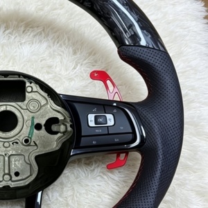 Volant <span class=keywords><strong>de</strong></span> voiture personnalisé en fibre <span class=keywords><strong>de</strong></span> carbone forgée avec surpiqûres rouges perforées pour Volkswagen VW Golf MK5 MT GTI R CC - Product Image 4