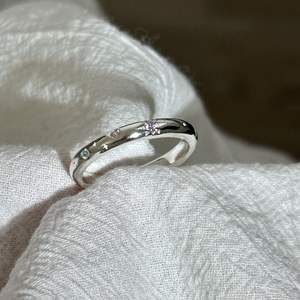 Anillo de Plata de Ley S925 con Estrella de Burbuja, Diamante Iridiscente, Diseño de Estrella Octogonal, Incrustaciones de Alta Estética, Estilo Lujoso - Product Image 3