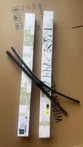 Spazzole Tergicristallo in Gomma Naturale BOSCH Multi-Misura, Durabilità per Tutte le Condizioni Atmosferiche, Resistenti alla Corrosione, Accessori per Auto - Product Image 3