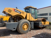 Compacteur routier EPA d'occasion 26 tonnes à roues, rouleau compresseur lourd chinois à tambour unique