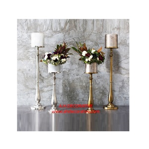 Ensemble de 2 piliers de bougeoirs en T argentés et plaqués en aluminium, pièce maîtresse de mariage et de maison, pilier de bougie en T fait à la main - Product Image 1