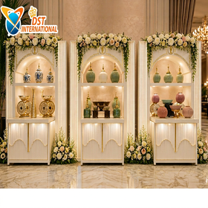 Mostrador de Buffet para Bodas de Alta Gama, Moderno, Blanco y Dorado, Barra Decorativa para Helados, Elegante Configuración de Mostrador de Comida para Eventos y Decoración de Catering - Product Image 1