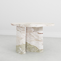 Table d'appoint en marbre blanc veiné vert Dream Home, plateau asymétrique en forme de nuage, base double incurvée, table d'appoint artistique minimaliste