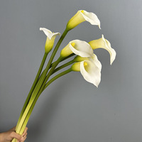 Fleur artificielle en polyuréthane effet lys calla, texture réaliste, toucher hydratant, idéale pour la décoration de mariages, hôtels et clubs - Art floral parfait