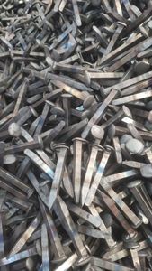 AREMA <span class=keywords><strong>UIC</strong></span>コンクリートレール用鍛造鋼製スパイク-修理用の新しいさまざまなサイズ - Product Image 4