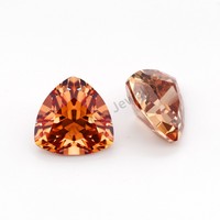 Prix usine D-Champagne 5a Pierres précieuses synthétiques CZ en vrac Trillion Machine Cut 6*6mm Pierres de zircone cubique