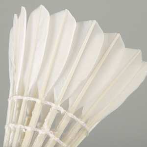 Volant <span class=keywords><strong>Sport</strong></span> <span class=keywords><strong>Badminton</strong></span> Populaire aux Philippines Promotion Volant en plumes d'oie durable Lingmei 70 pour tournoi - Product Image 2