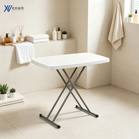 Table pliante portable en plastique légère avec structure en X, idéale pour le camping, la cuisine et l'utilisation intérieure/extérieure