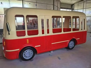 Escultura de Autobús Gigante de Fibra de Vidrio con Diseño de Dibujos Animados |   Instalación Artística de Vehículos Lúdicos para Museos Infantiles, Guarderías y Plazas Comerciales - Product Image 3