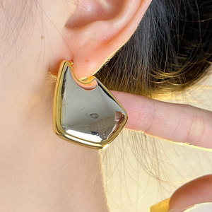2025 New Arrival Fashion Jewelry Punk Gold and <strong>Silver</strong> Dual Color Geometric Triangle Smooth Earrings <strong>Chunky</strong> Minimal Earrings <strong>Hoop</strong> - Product Image 5