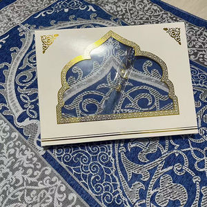 Nouvel ensemble <span class=keywords><strong>de</strong></span> cadeaux islamiques du Ramadan, <span class=keywords><strong>tapis</strong></span> <span class=keywords><strong>de</strong></span> <span class=keywords><strong>prière</strong></span> portable en polyester lavable fait à la main, <span class=keywords><strong>tapis</strong></span> <span class=keywords><strong>de</strong></span> <span class=keywords><strong>prière</strong></span> musulman avec boîte cadeau - Product Image 2