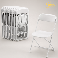Chaise pliante portable en résine blanche avec structure métallique empilable pour événements intérieurs et extérieurs, mariages et salons – Vente en gros