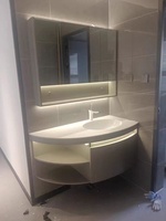 Lavabo en céramique moderne tout-en-un armoire de salle de bain plaque de roche évier à arc circulaire miroir de bain toilette lavabo combinaison MDF