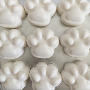 Jouet à presser anti-stress en PU blanc, 2,1 pouces, à récupération lente, en forme de patte de chat simulée, mignon, pour fêtes, type Mochi, à presser, pour soulager le stress, à faire soi-même - Product Image 2