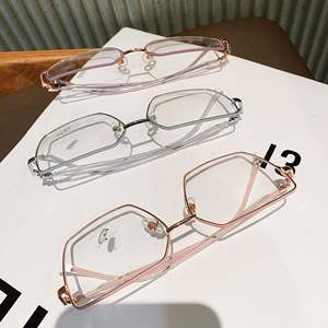 Nuevas Gafas con Marco Completo Irregular, Anti Luz Azul, Lentes de PC, Unisex, Modelo Taizhou R3-102032 - Product Image 5