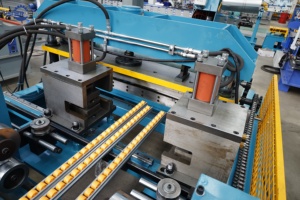 Bảng điều khiển khay phòng sạch bánh sandwich bảng điều khiển bên hồ sơ máy hoàn toàn tự động dây chuyền sản xuất gạch làm machineroll cũ - Product Image 5