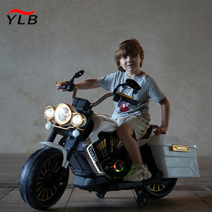 <span class=keywords><strong>Moto</strong></span> Elettrica Harley a Quattro Ruote in Plastica <span class=keywords><strong>e</strong></span> Metallo per Bambini <span class=keywords><strong>e</strong></span> Bambine dai 2 ai 12 Anni con Funzioni come Musica, ecc. - Product Image 5