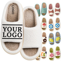 Chaussons d'intérieur personnalisés OEM ODM avec logo, en peluche, à bout ouvert, antidérapants, chauds, pour hommes et femmes, cadeau de Noël