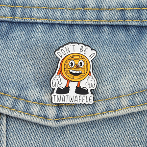 Spilla Smaltata con Citazione 'Rude Waffle', Humor Basso Livello, Distintivo da Bavero, Gioielli all'Ingrosso - Product Image 1