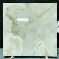 Dalles de pierre en onyx de jade vert poli personnalisées pour salle de bain, hall, salon, comptoir de cuisine et design moderne