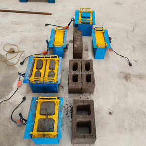Máquina <span class=keywords><strong>de</strong></span> fabricación <span class=keywords><strong>de</strong></span> moldes <span class=keywords><strong>de</strong></span> <span class=keywords><strong>bloques</strong></span> <span class=keywords><strong>de</strong></span> hormigón <span class=keywords><strong>Manual</strong></span> tipo mini, <span class=keywords><strong>molde</strong></span> <span class=keywords><strong>de</strong></span> núcleo <span class=keywords><strong>de</strong></span> nueva condición <span class=keywords><strong>para</strong></span> construcción <span class=keywords><strong>de</strong></span> <span class=keywords><strong>bloques</strong></span> <span class=keywords><strong>de</strong></span> pared <span class=keywords><strong>de</strong></span> retención <span class=keywords><strong>de</strong></span> arcilla <span class=keywords><strong>de</strong></span> <span class=keywords><strong>cemento</strong></span> - Product Image 3